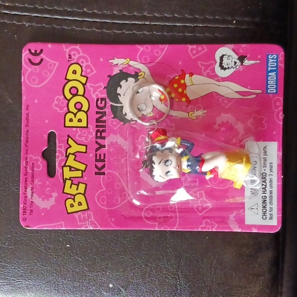 Betty Boop Marilyn pose keychain - Picture 4 of 5